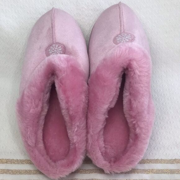 NEW Faux Fur Fuzzy Pink Slippers - Picture 4 of 10